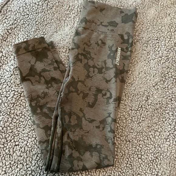 lightly worn gym shark - Picture 1 of 1